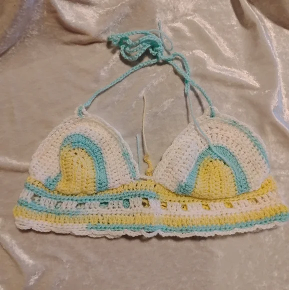 Handmade crochet festival top - Picture 2 of 12